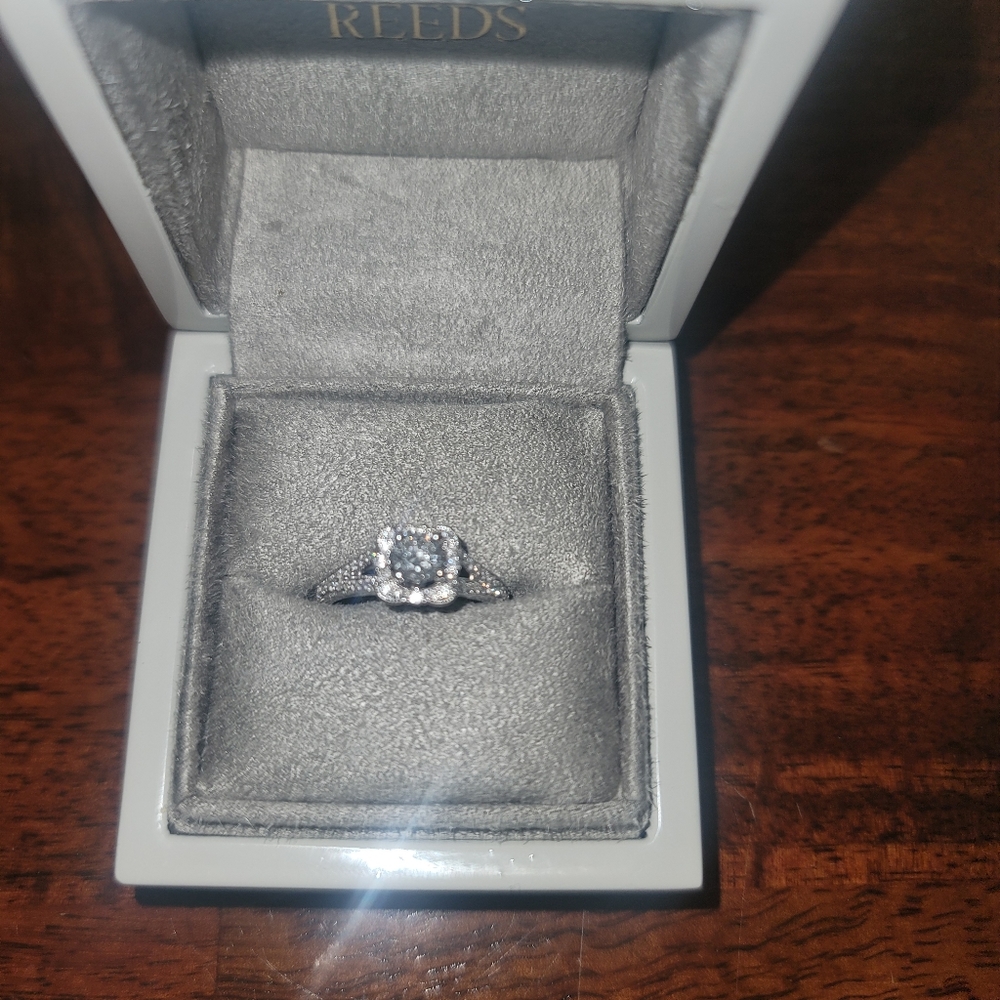 Engagement Ring - Picture 4 of 4